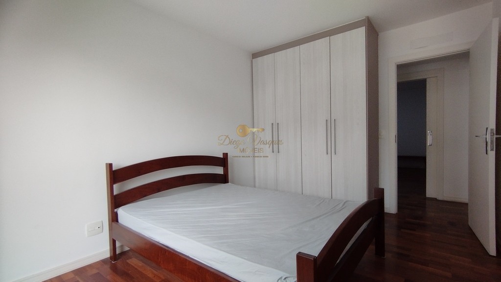 Apartamento à venda com 3 quartos, 140m² - Foto 5