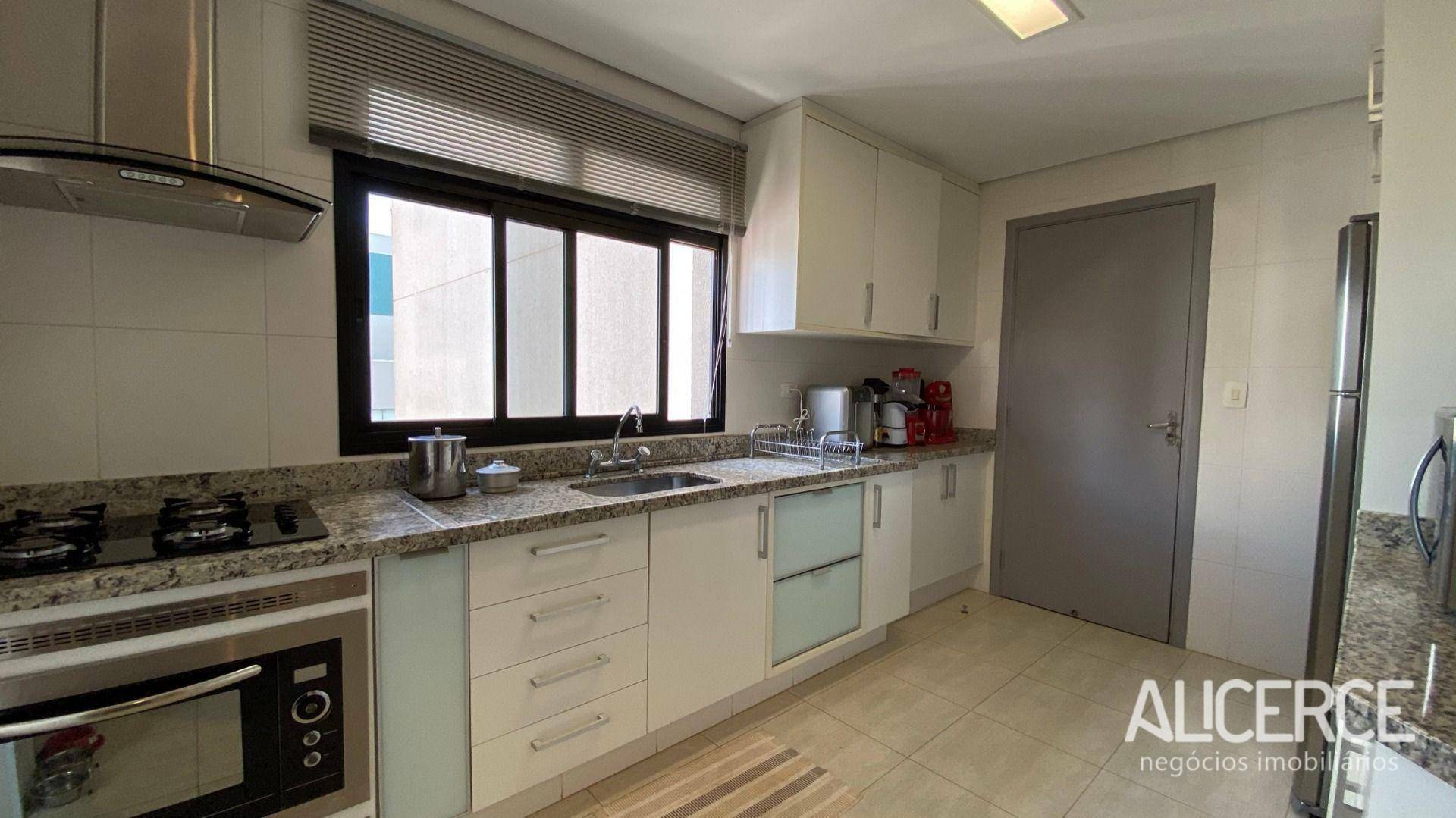 Apartamento à venda com 3 quartos, 237m² - Foto 38