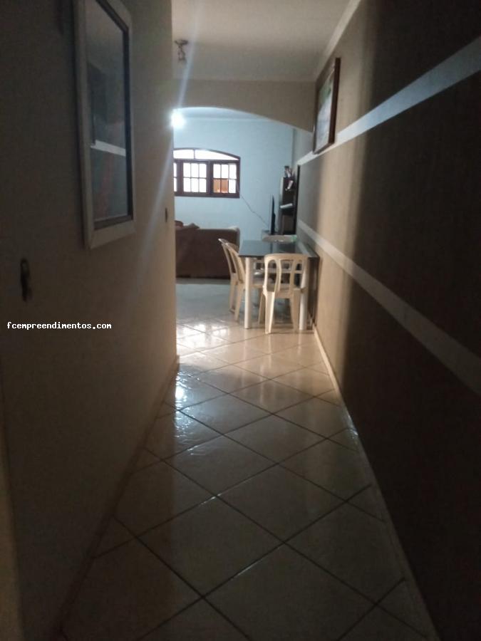 Casa à venda com 2 quartos, 150m² - Foto 1