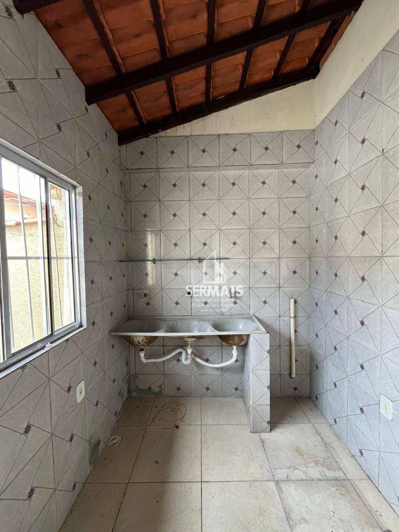 Casa para alugar com 4 quartos, 250m² - Foto 26