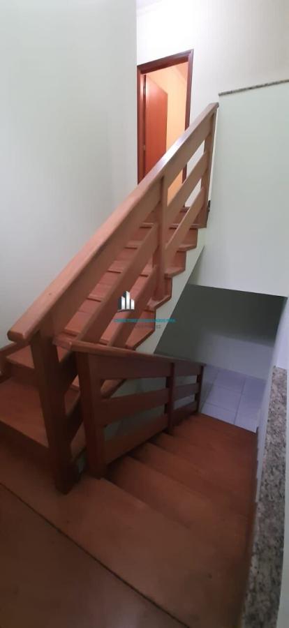 Casa para alugar com 3 quartos, 240m² - Foto 12