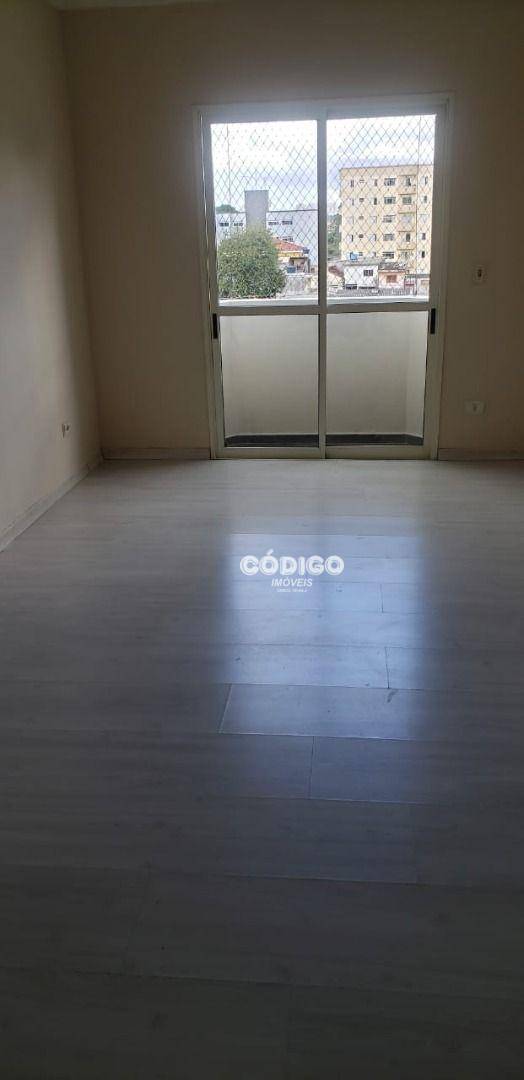 Apartamento à venda com 2 quartos, 75m² - Foto 3