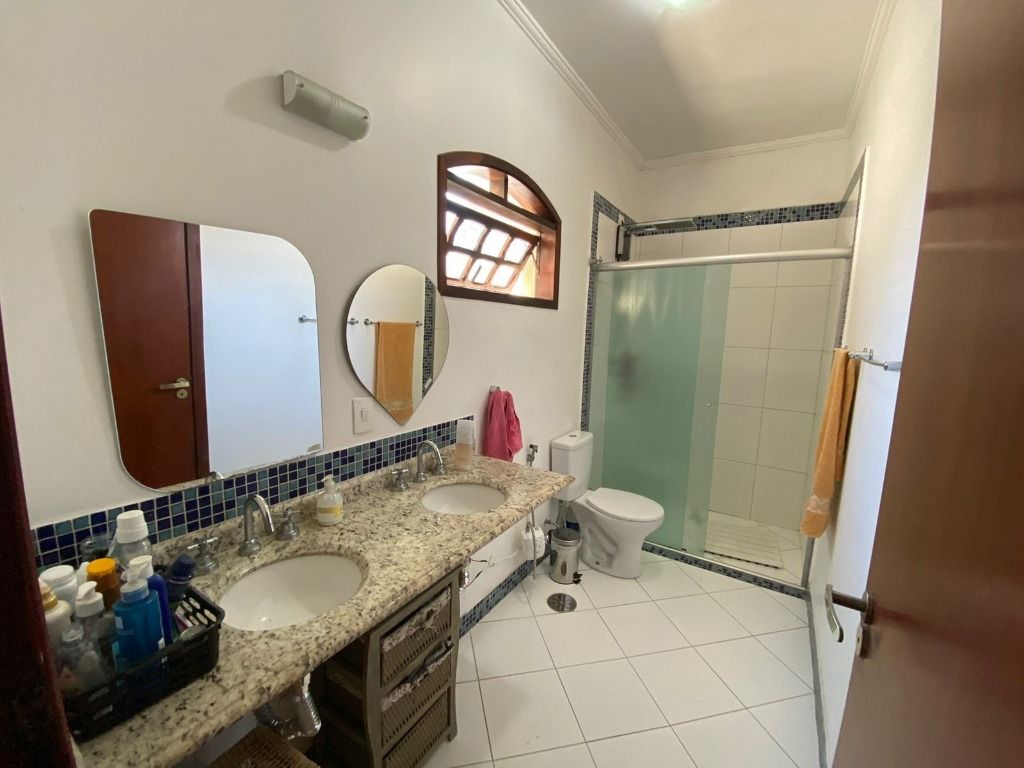 Casa à venda com 4 quartos, 250m² - Foto 34