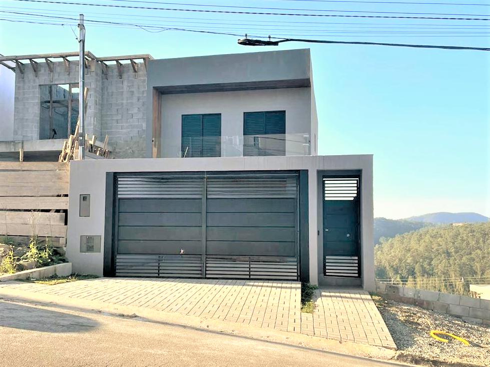 Casa à venda com 3 quartos, 150m² - Foto 1