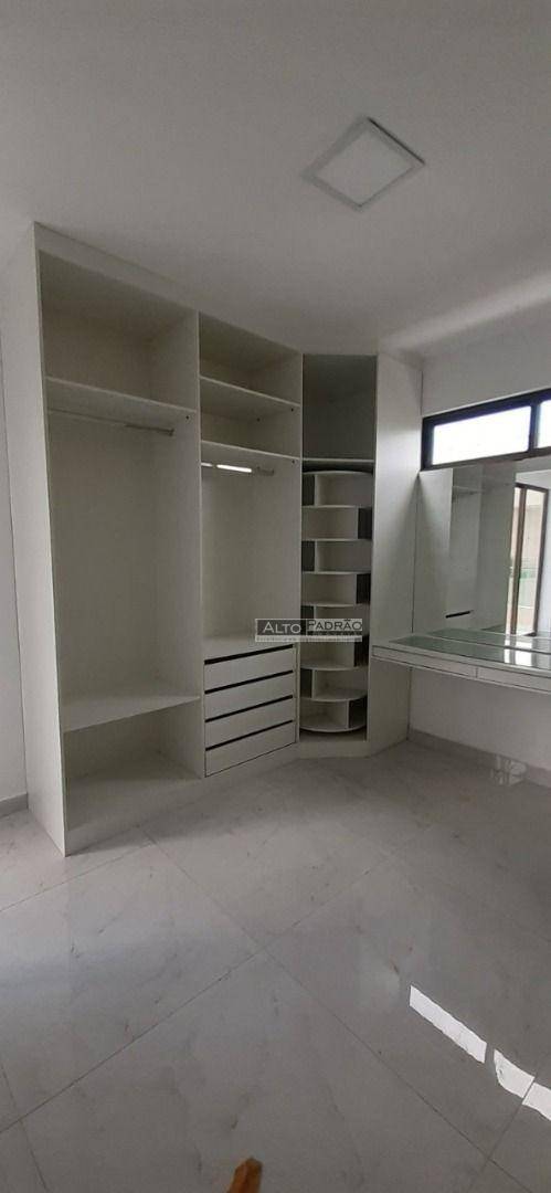 Casa de Condomínio à venda com 4 quartos, 481m² - Foto 2