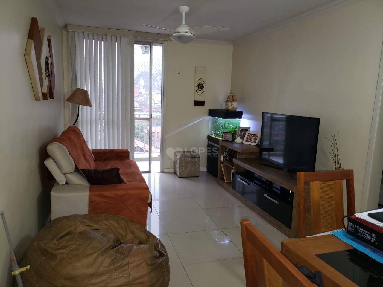 Apartamento à venda com 2 quartos, 71m² - Foto 1