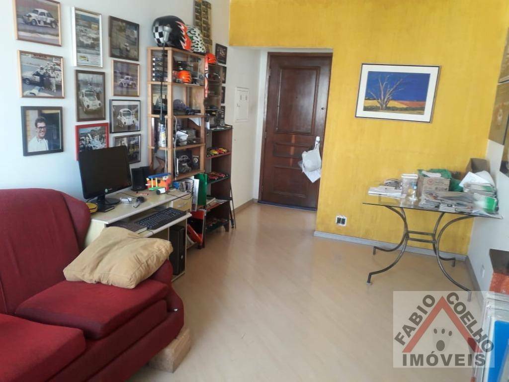 Apartamento à venda com 2 quartos, 75m² - Foto 1