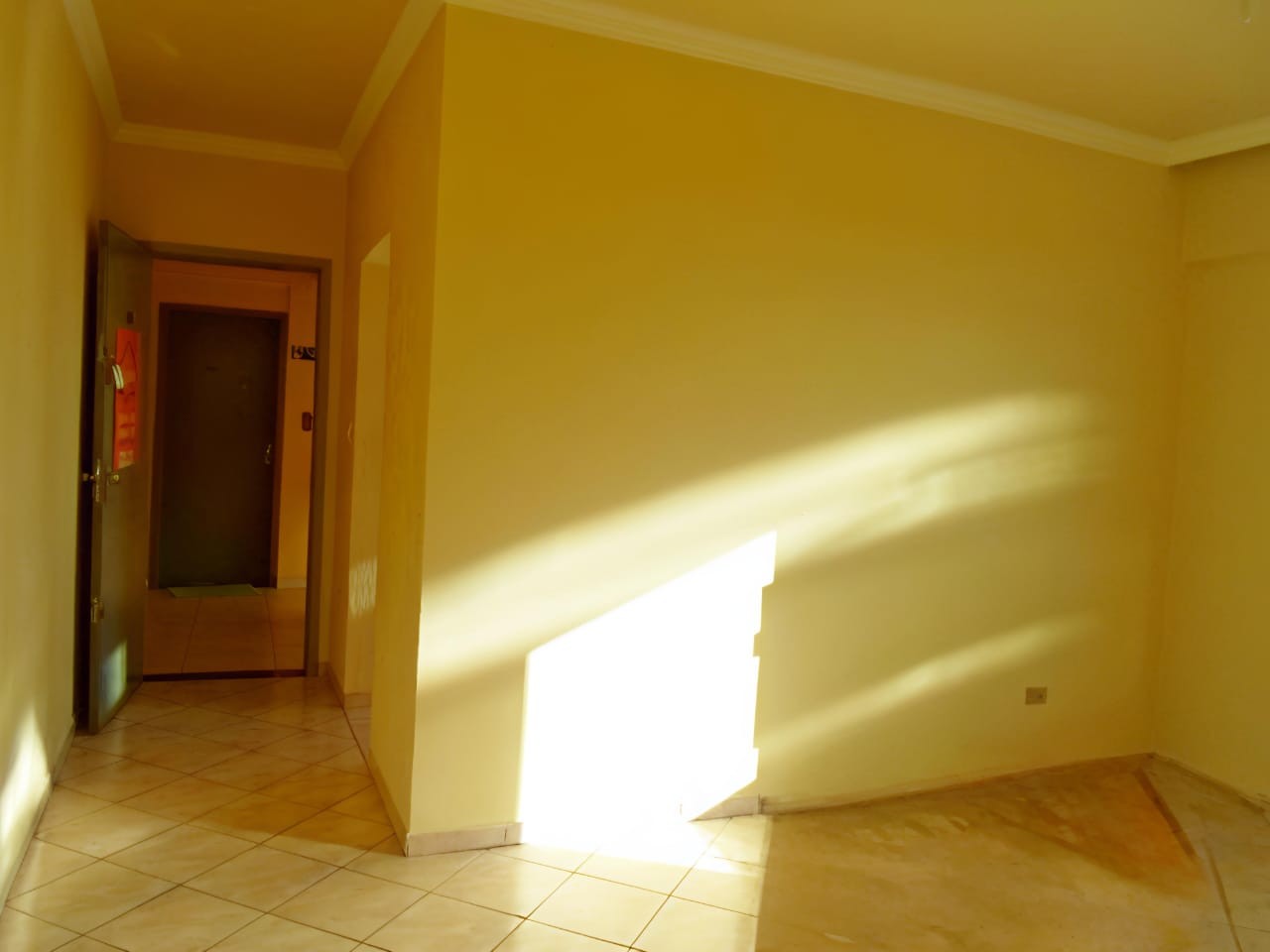 Apartamento à venda com 1 quarto, 38m² - Foto 2