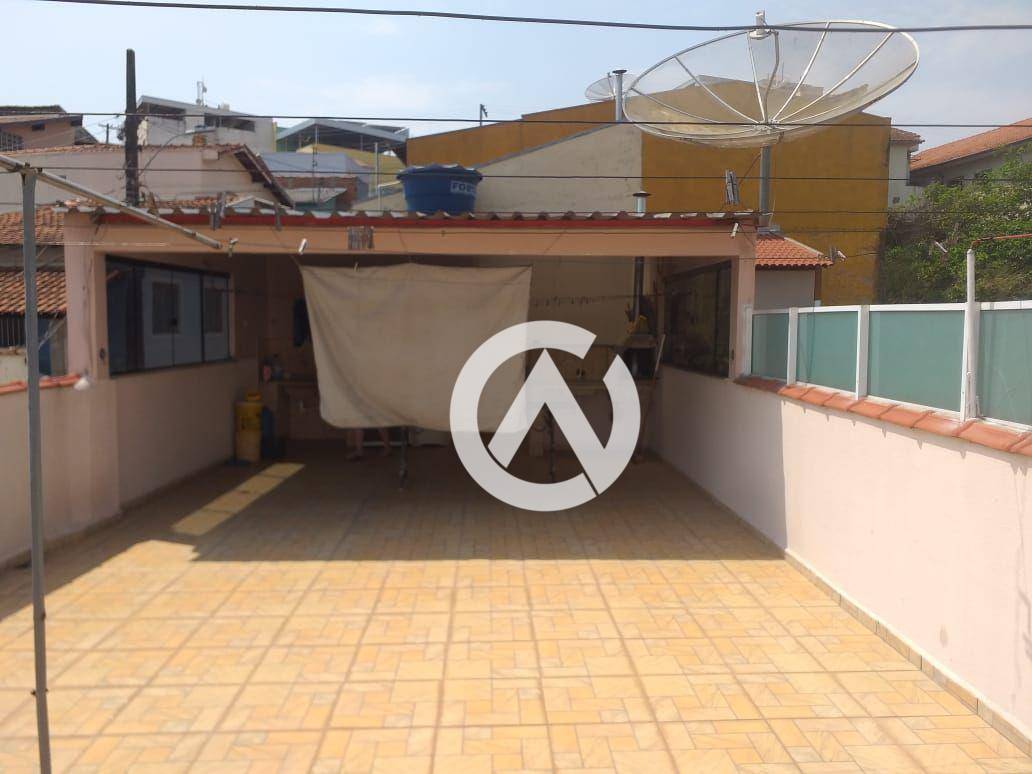 Casa à venda com 2 quartos, 170m² - Foto 1