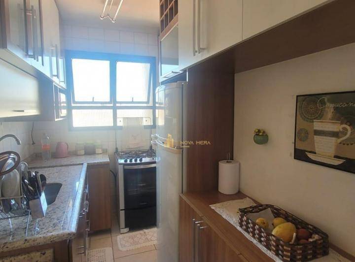 Apartamento à venda com 2 quartos, 61m² - Foto 11