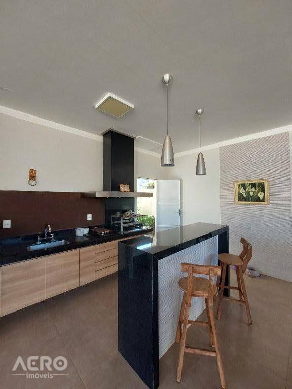 Casa de Condomínio à venda com 3 quartos, 210m² - Foto 8