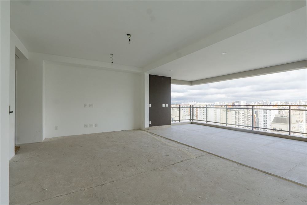 Apartamento à venda com 3 quartos, 158m² - Foto 2