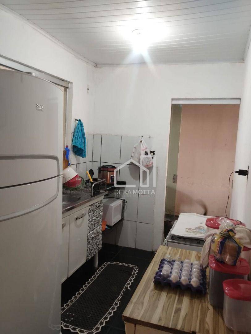 Casa à venda com 4 quartos, 110m² - Foto 2