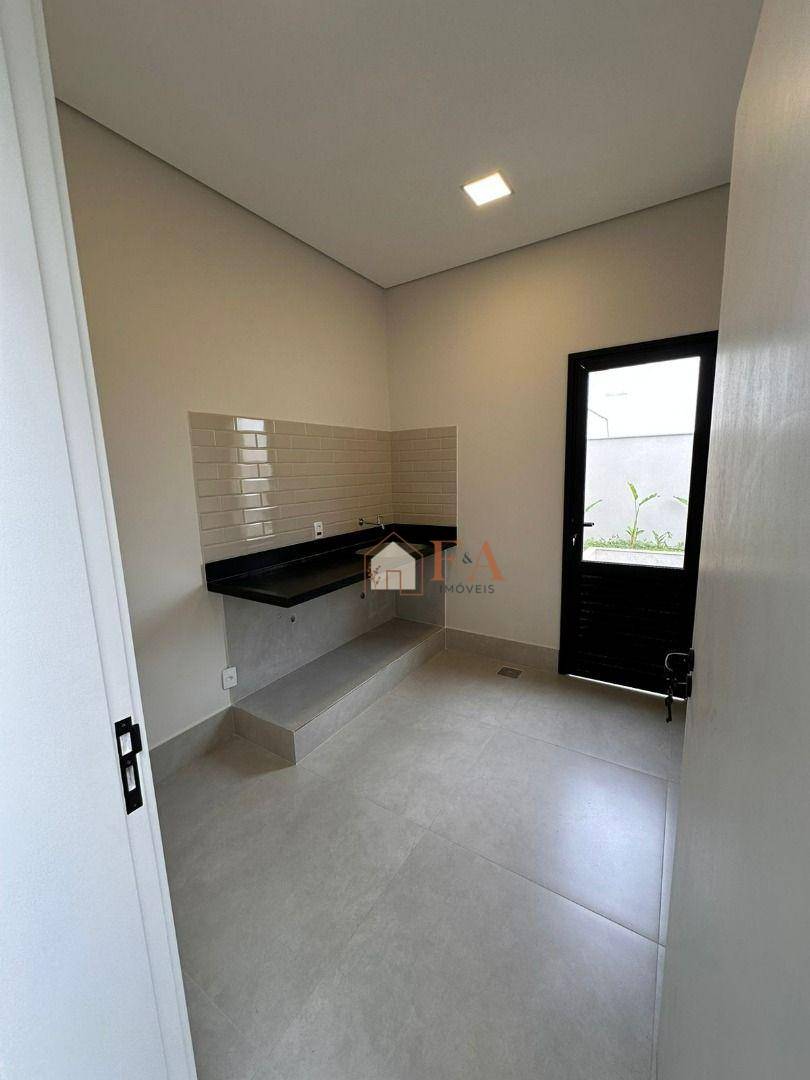 Casa de Condomínio à venda com 3 quartos, 243m² - Foto 5