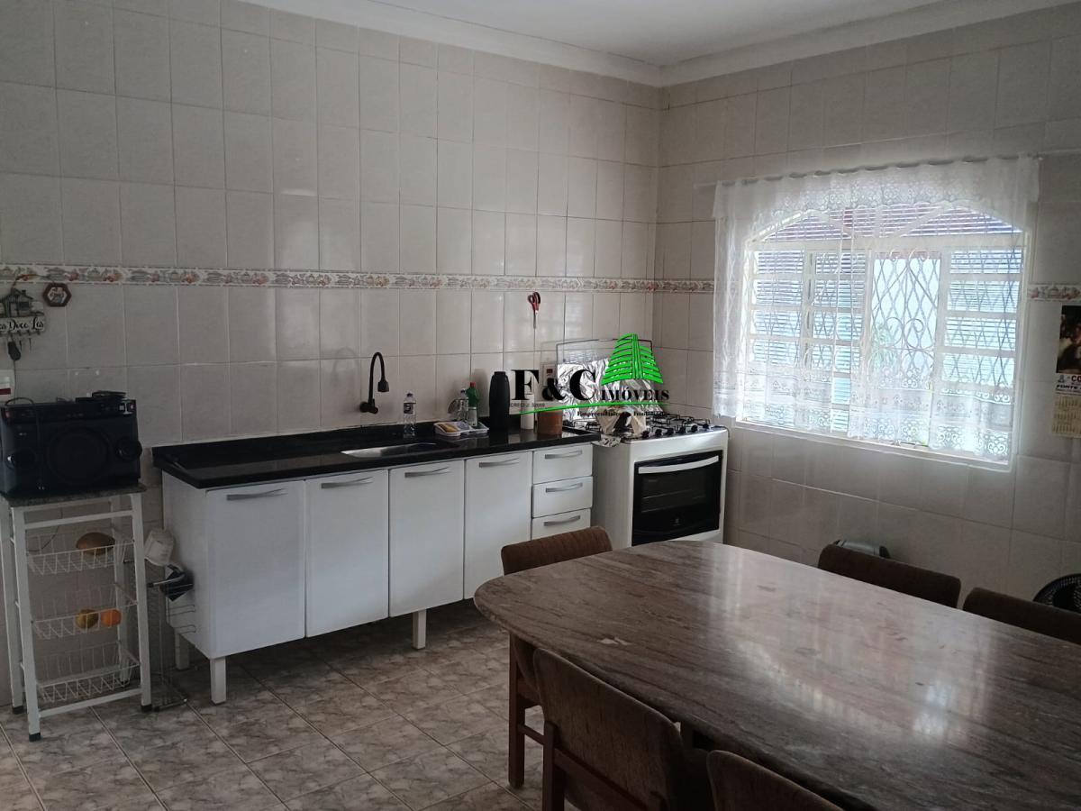 Fazenda à venda com 4 quartos, 1800m² - Foto 1