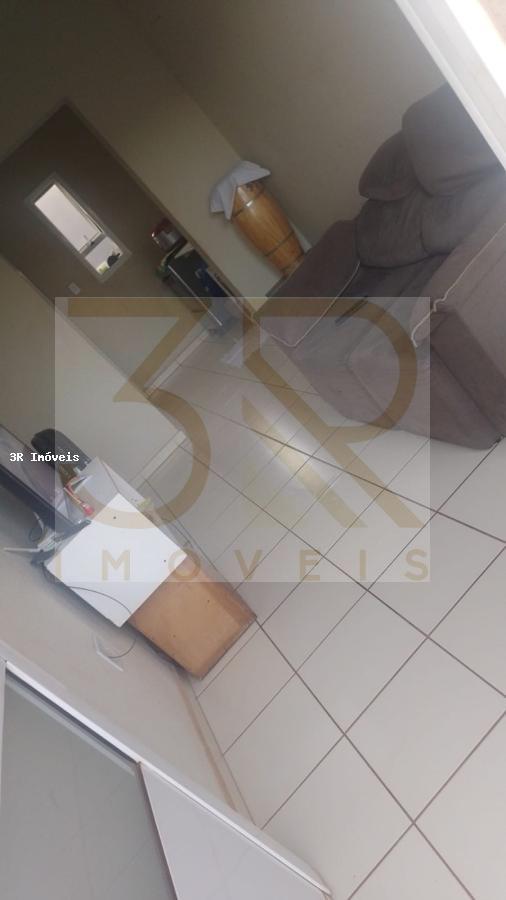 Casa à venda com 2 quartos - Foto 1
