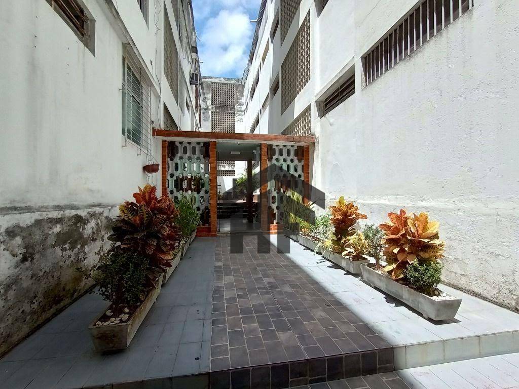 Apartamento à venda com 2 quartos, 74m² - Foto 2