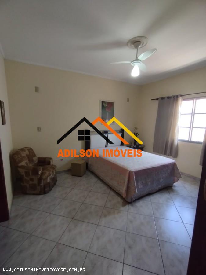 Casa à venda com 3 quartos, 272m² - Foto 9