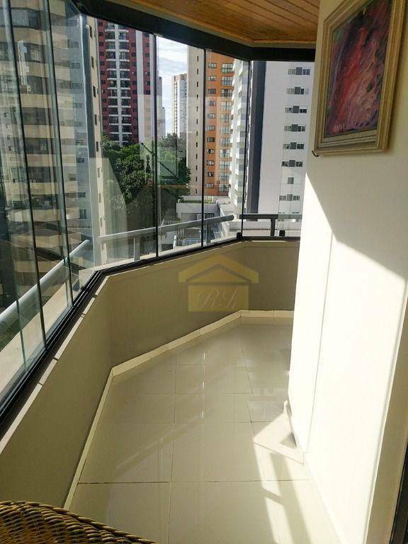 Apartamento à venda com 3 quartos, 165m² - Foto 4