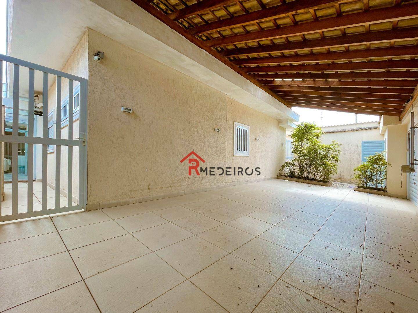 Casa à venda com 3 quartos, 360m² - Foto 2