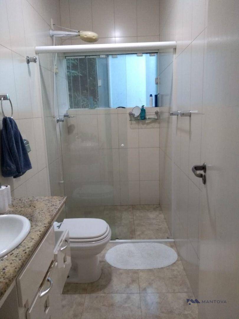 Casa à venda com 3 quartos, 300m² - Foto 8