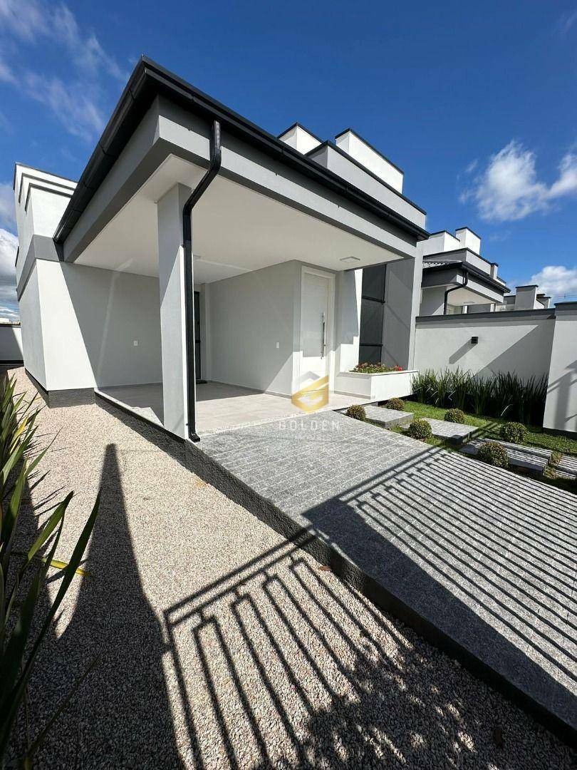 Casa à venda com 3 quartos, 93m² - Foto 1