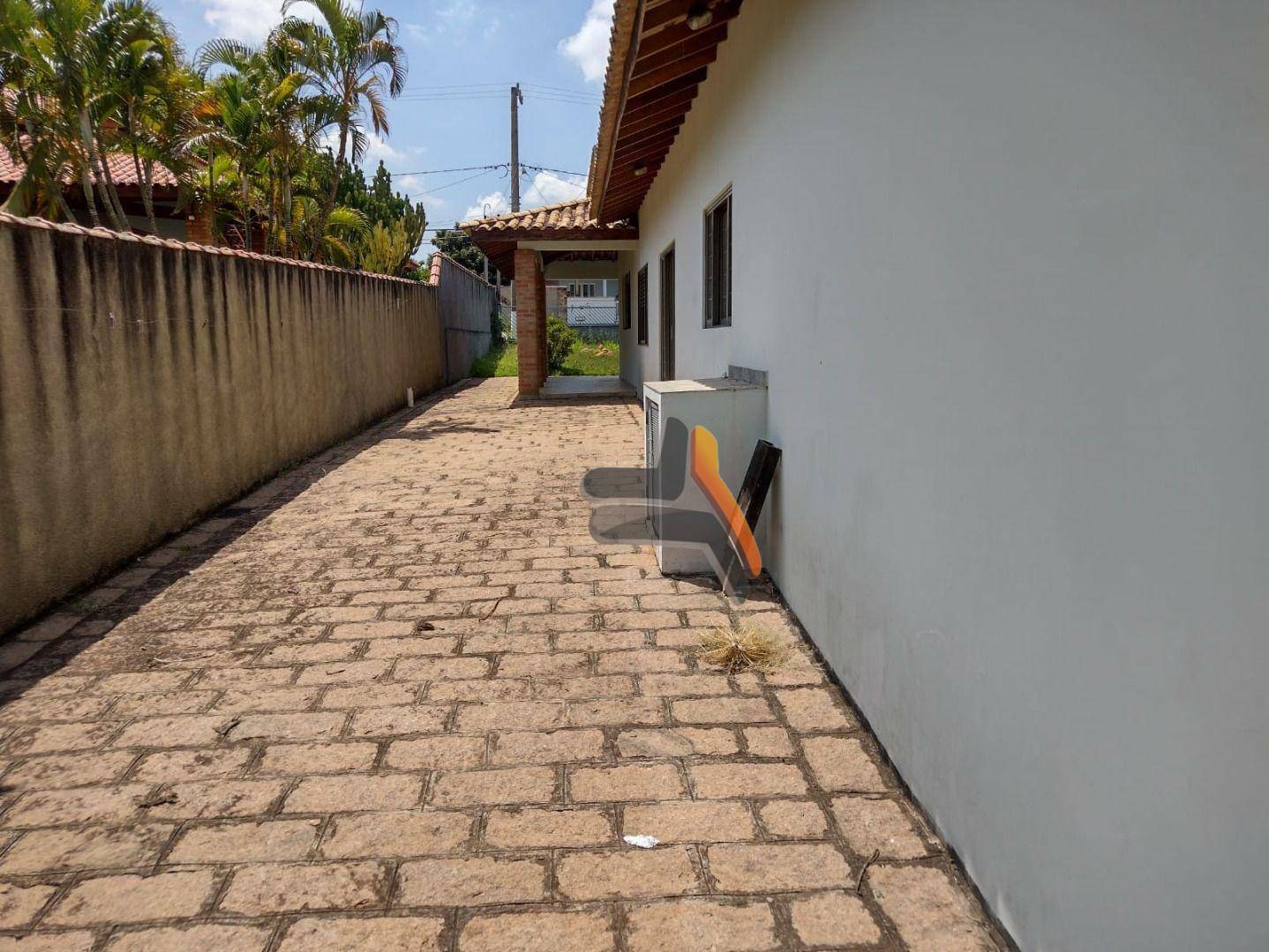 Casa de Condomínio à venda com 4 quartos, 200m² - Foto 3