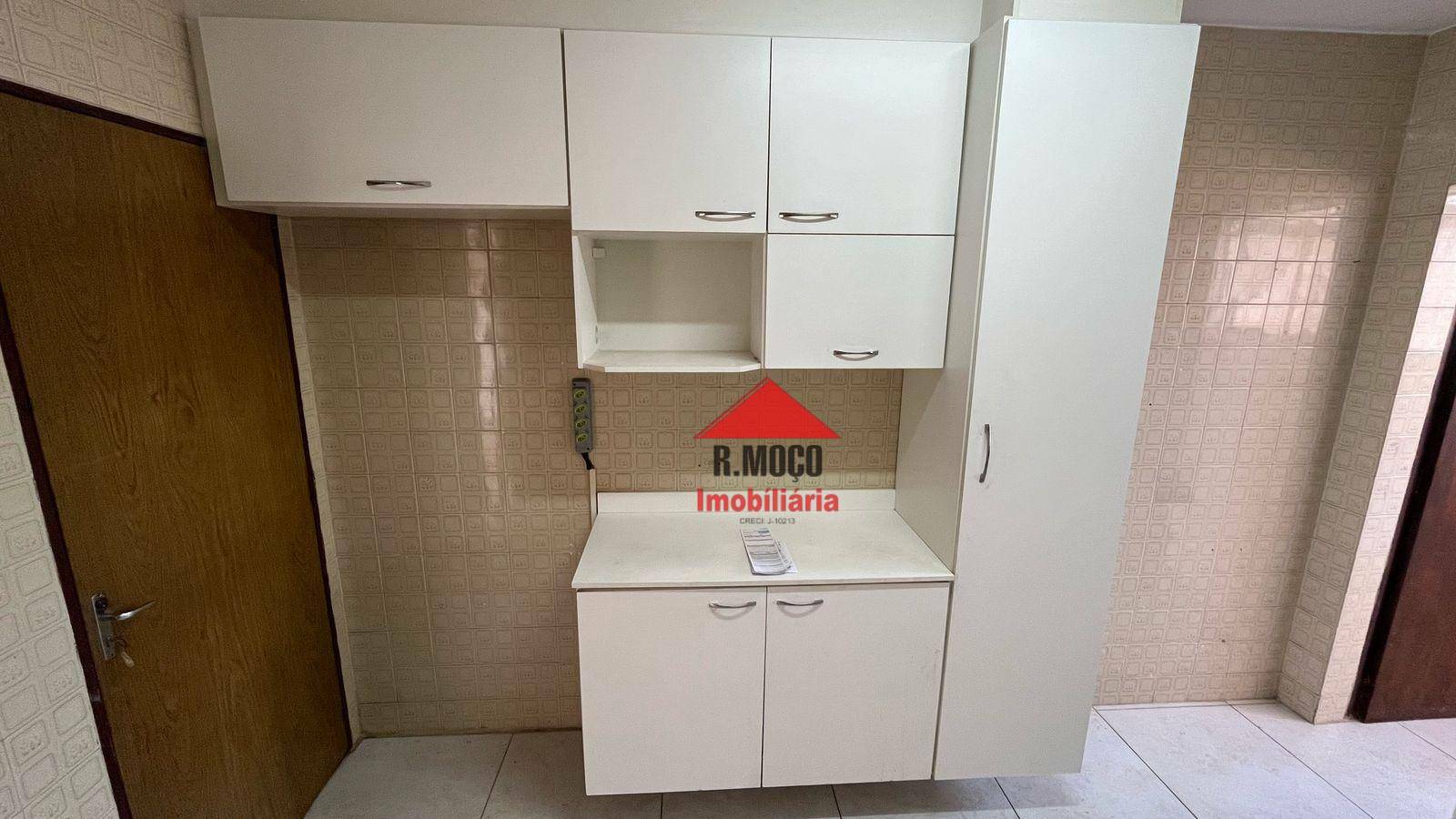 Apartamento para alugar com 3 quartos, 81m² - Foto 2