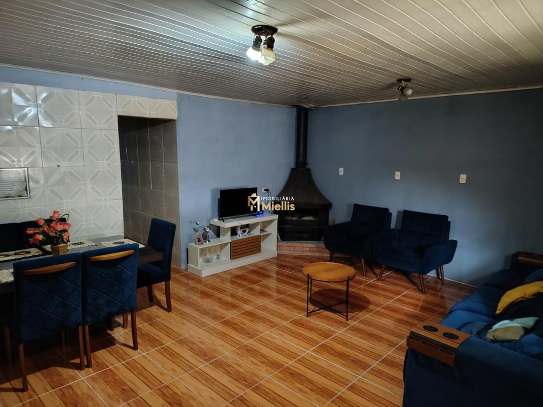 Casa à venda com 2 quartos, 60m² - Foto 4