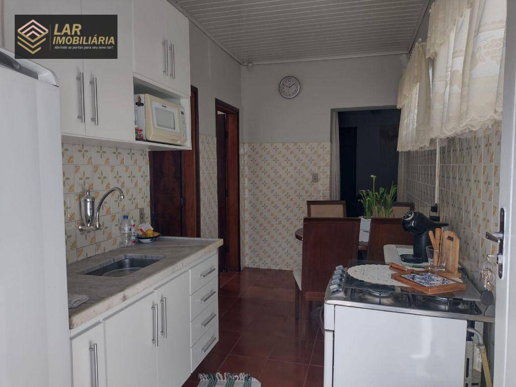 Casa à venda com 2 quartos, 101m² - Foto 3