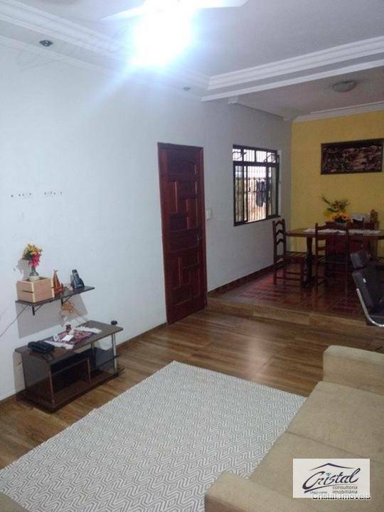 Casa à venda com 4 quartos, 123m² - Foto 3