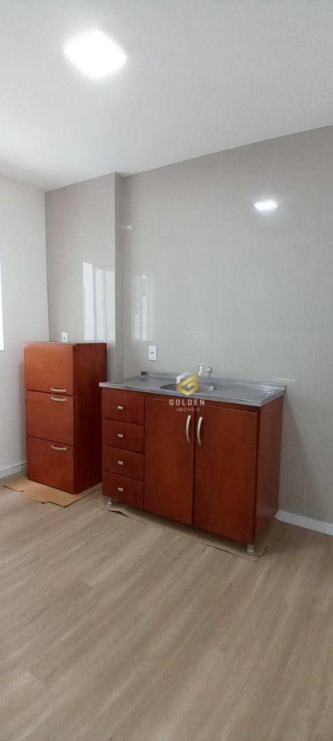 Apartamento à venda com 2 quartos, 75m² - Foto 13