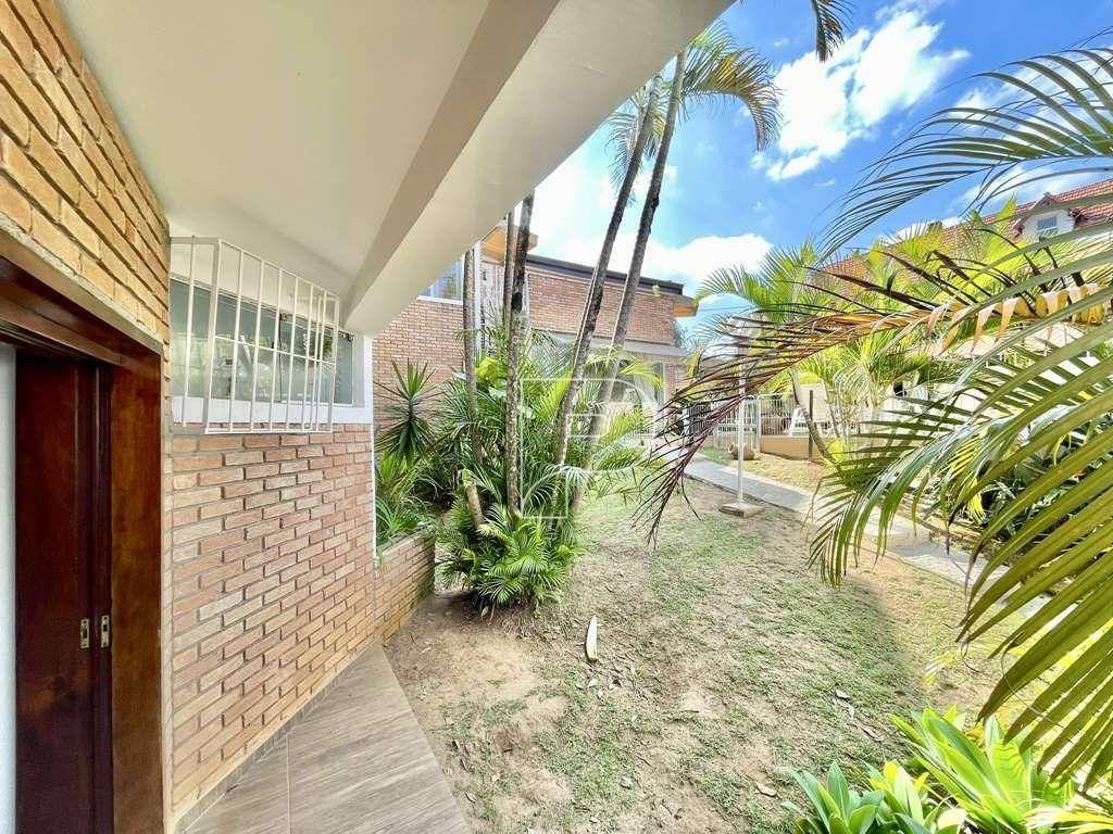 Casa de Condomínio à venda com 4 quartos, 615m² - Foto 42