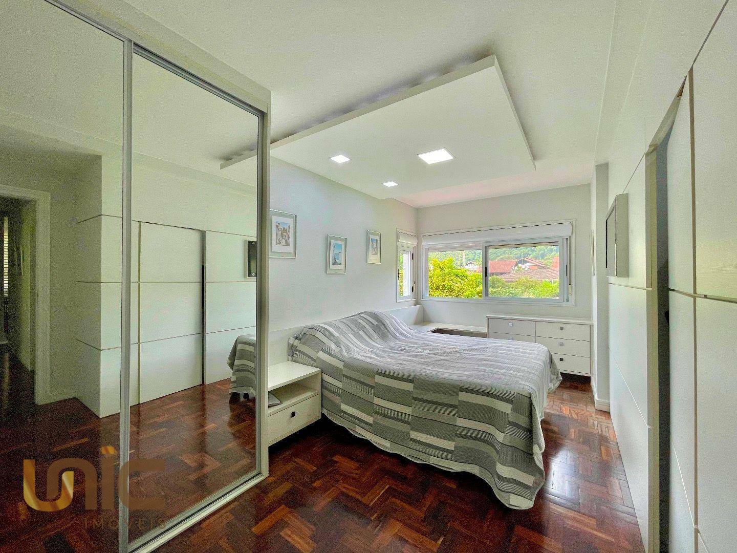 Casa de Condomínio à venda com 3 quartos, 297m² - Foto 11