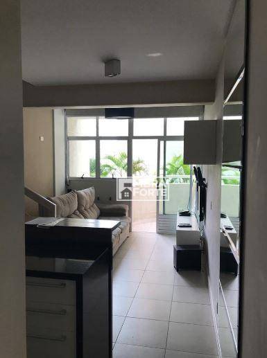 Apartamento à venda com 1 quarto, 50m² - Foto 2