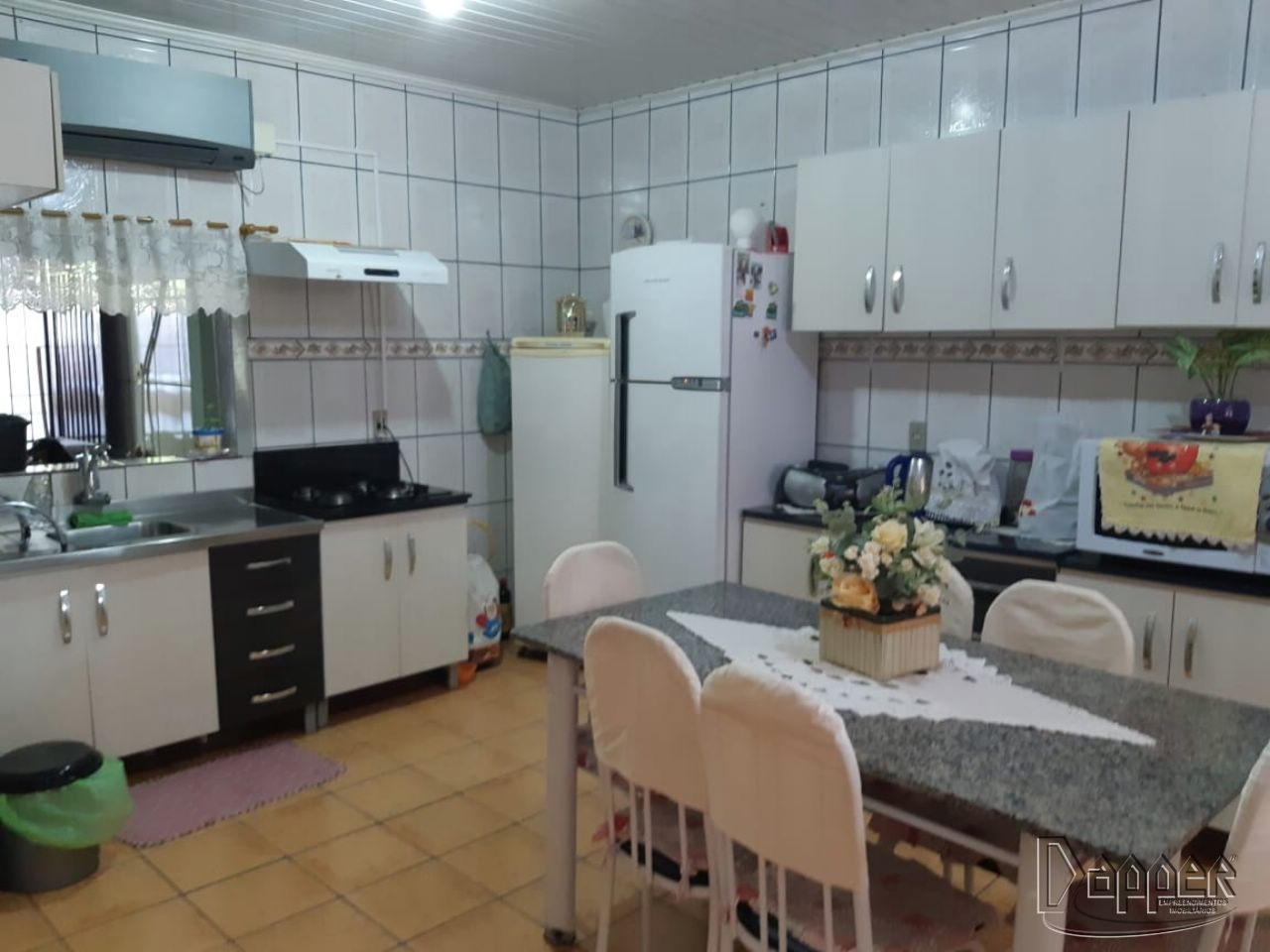 Casa à venda com 3 quartos, 120m² - Foto 2