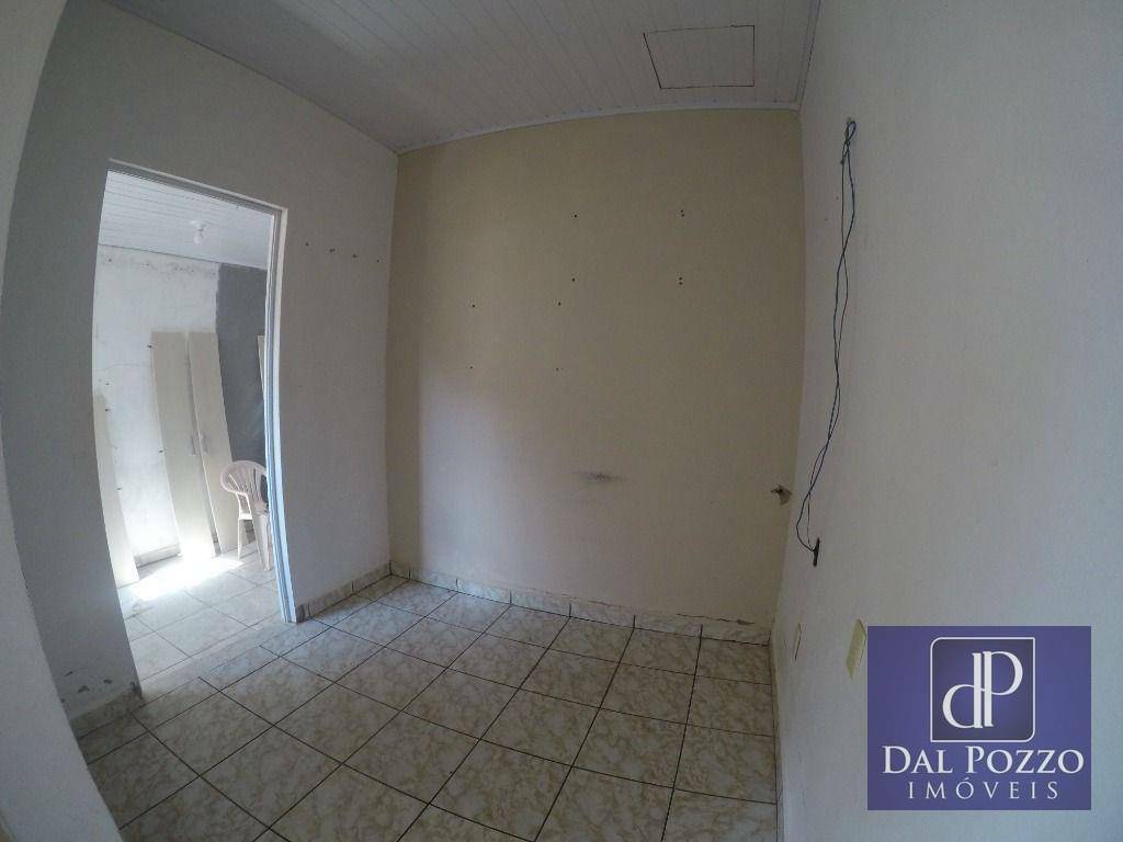 Casa à venda com 4 quartos, 131m² - Foto 5