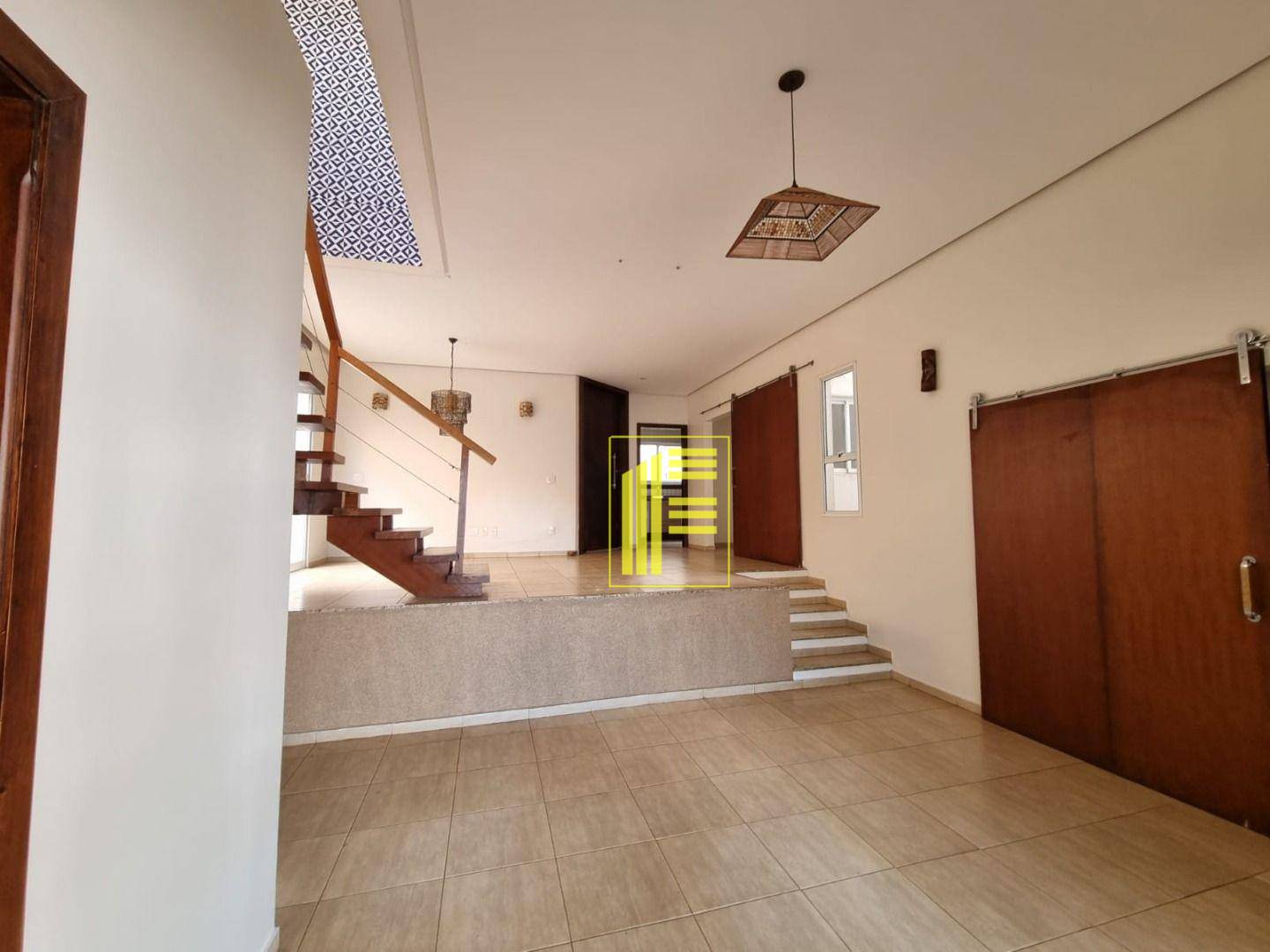 Casa de Condomínio para alugar com 3 quartos, 234m² - Foto 3