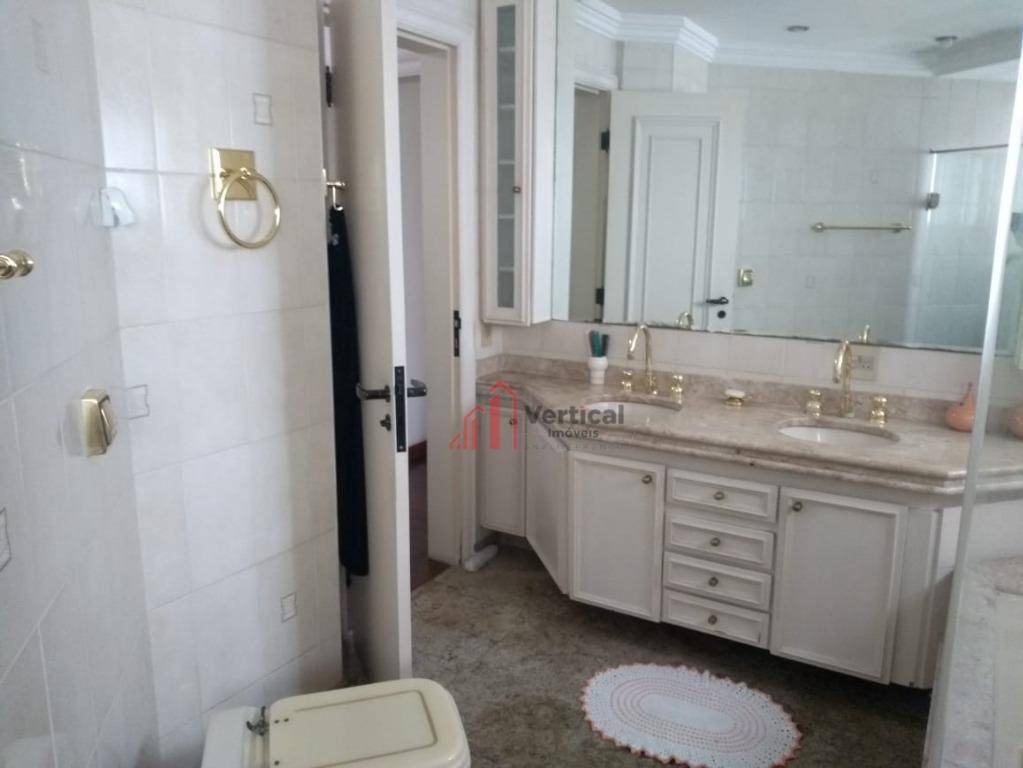 Apartamento para alugar com 3 quartos, 260m² - Foto 21