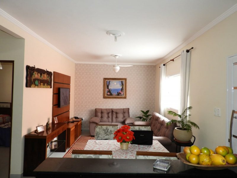 Chácara à venda com 3 quartos, 63m² - Foto 4