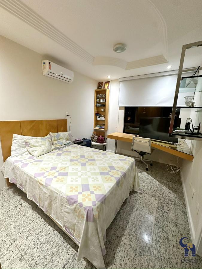 Apartamento para alugar com 4 quartos, 255m² - Foto 16