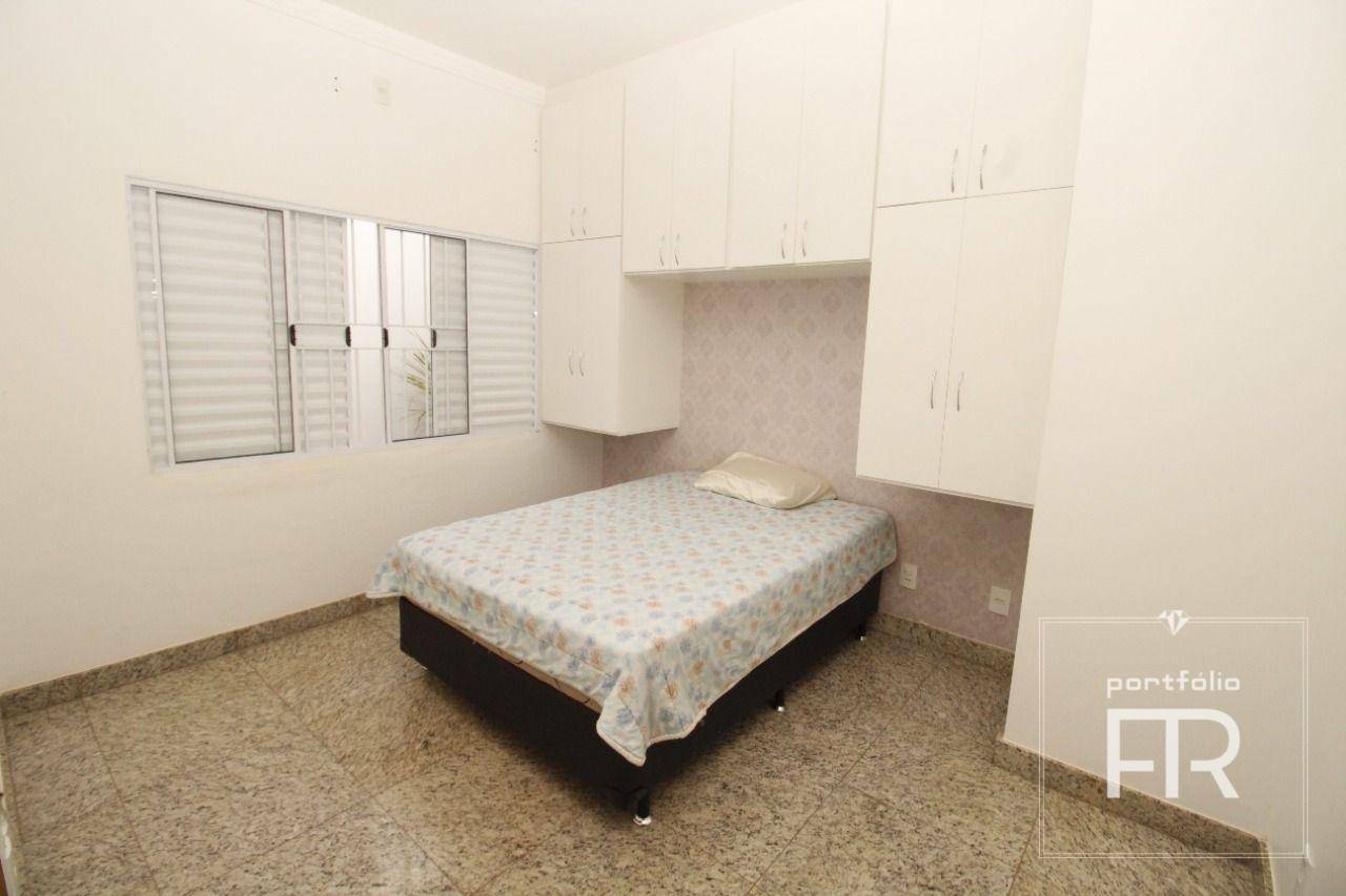 Casa à venda com 3 quartos, 210m² - Foto 13