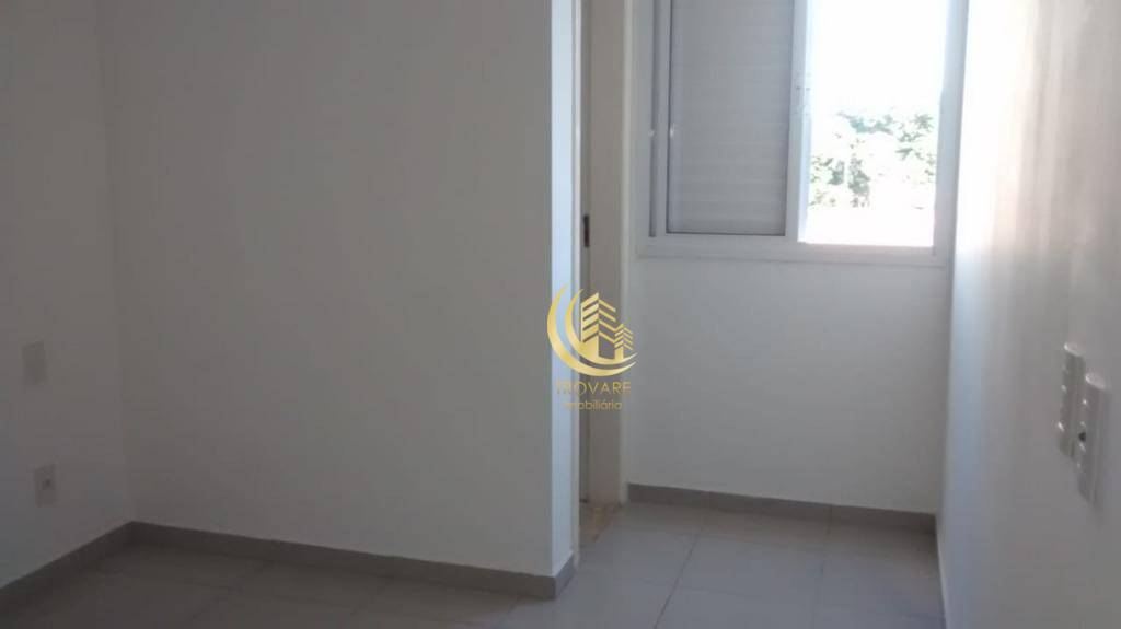 Apartamento à venda com 2 quartos, 67m² - Foto 2