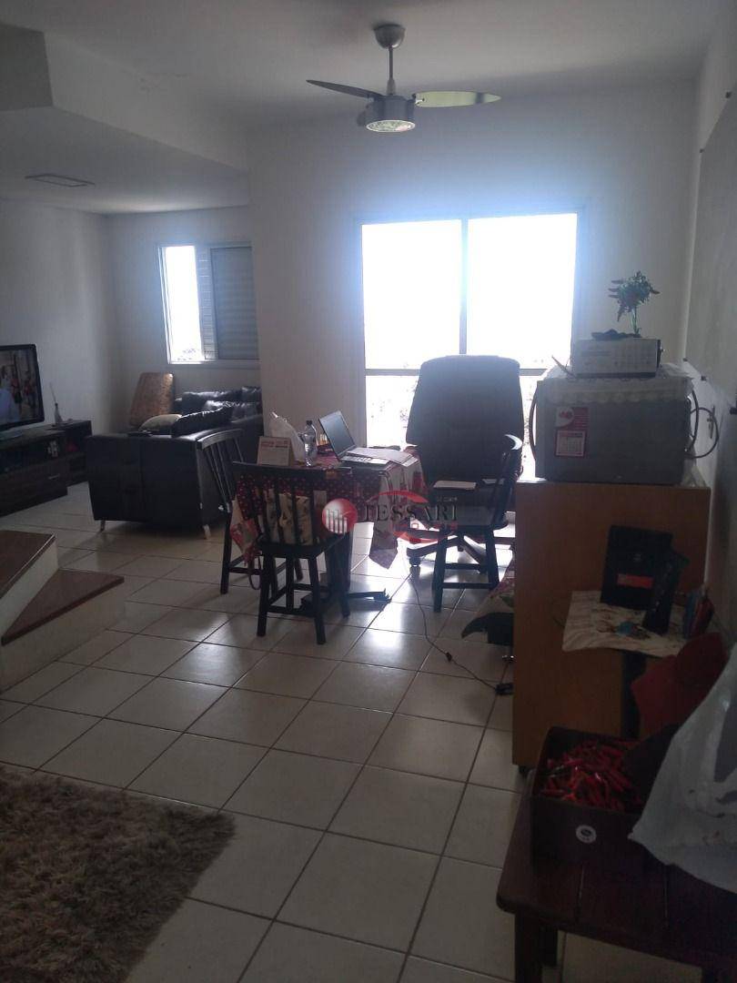 Apartamento para alugar com 3 quartos, 130m² - Foto 4