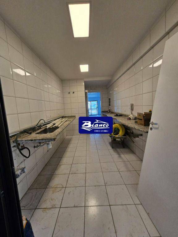 Apartamento à venda com 3 quartos, 130m² - Foto 18