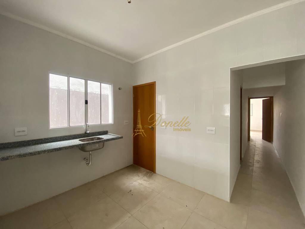 Casa à venda com 2 quartos, 70m² - Foto 6