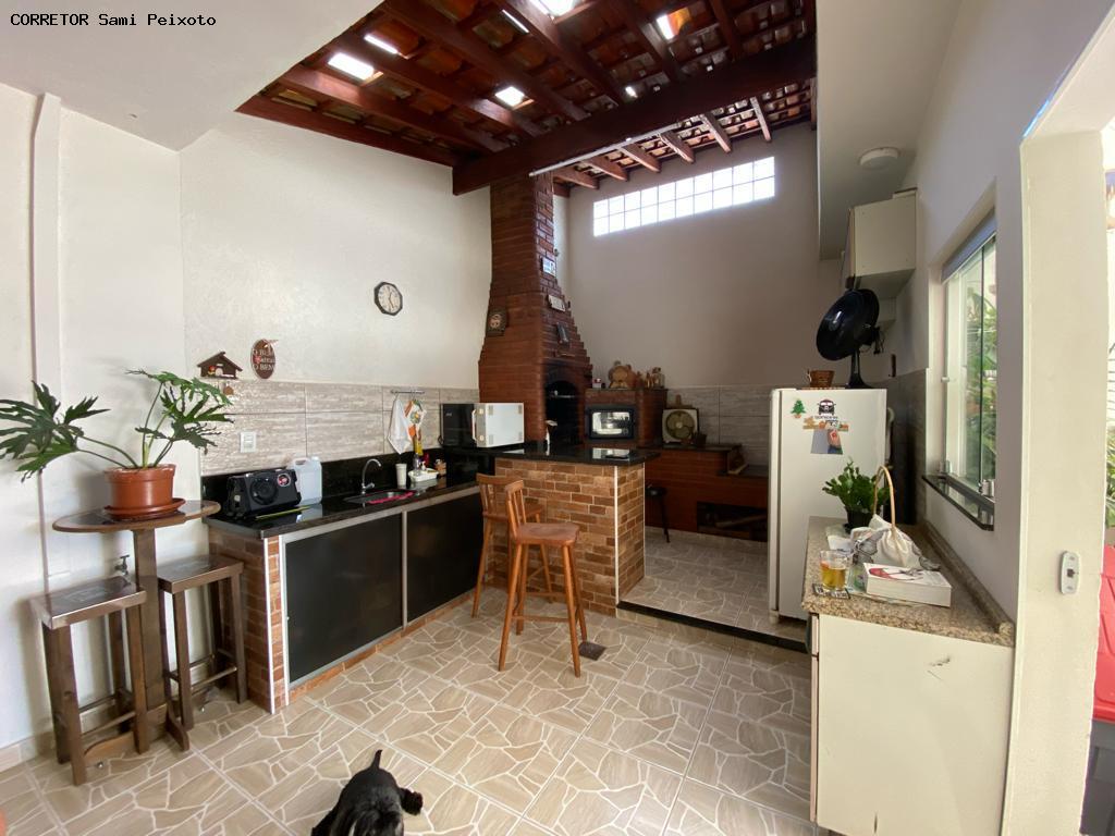 Casa à venda com 3 quartos, 212m² - Foto 14