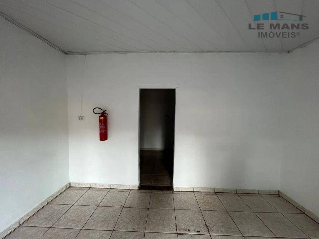 Casa para alugar com 2 quartos, 40m² - Foto 9