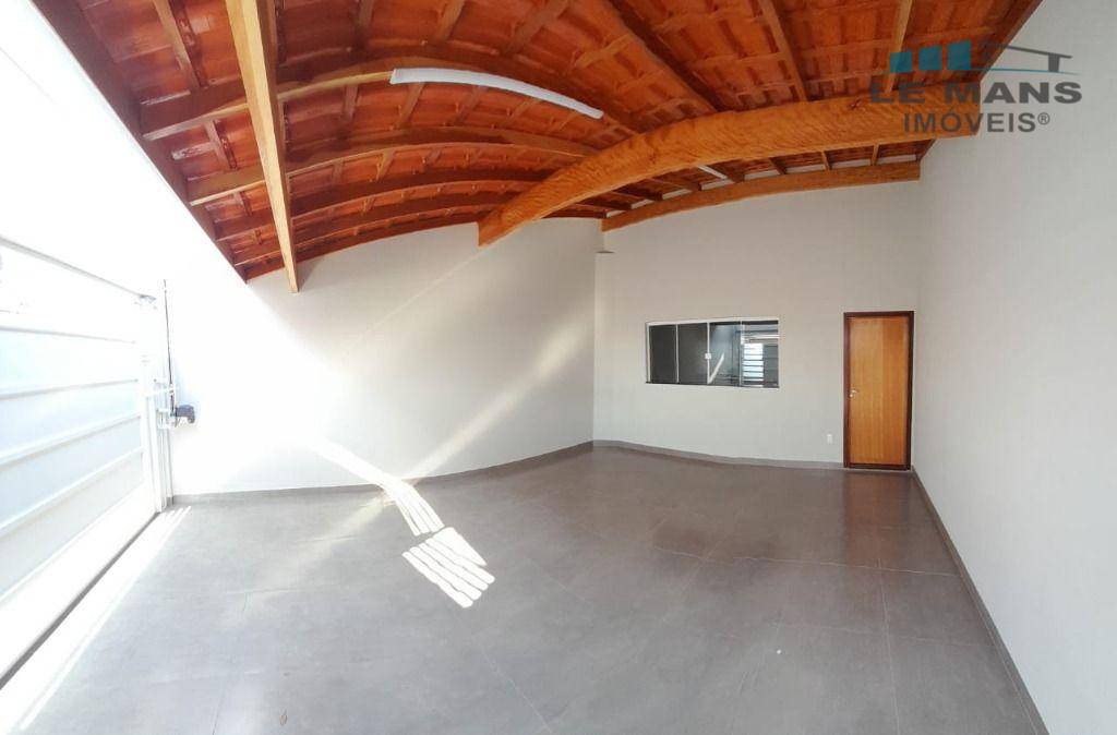 Casa à venda com 2 quartos, 110m² - Foto 4