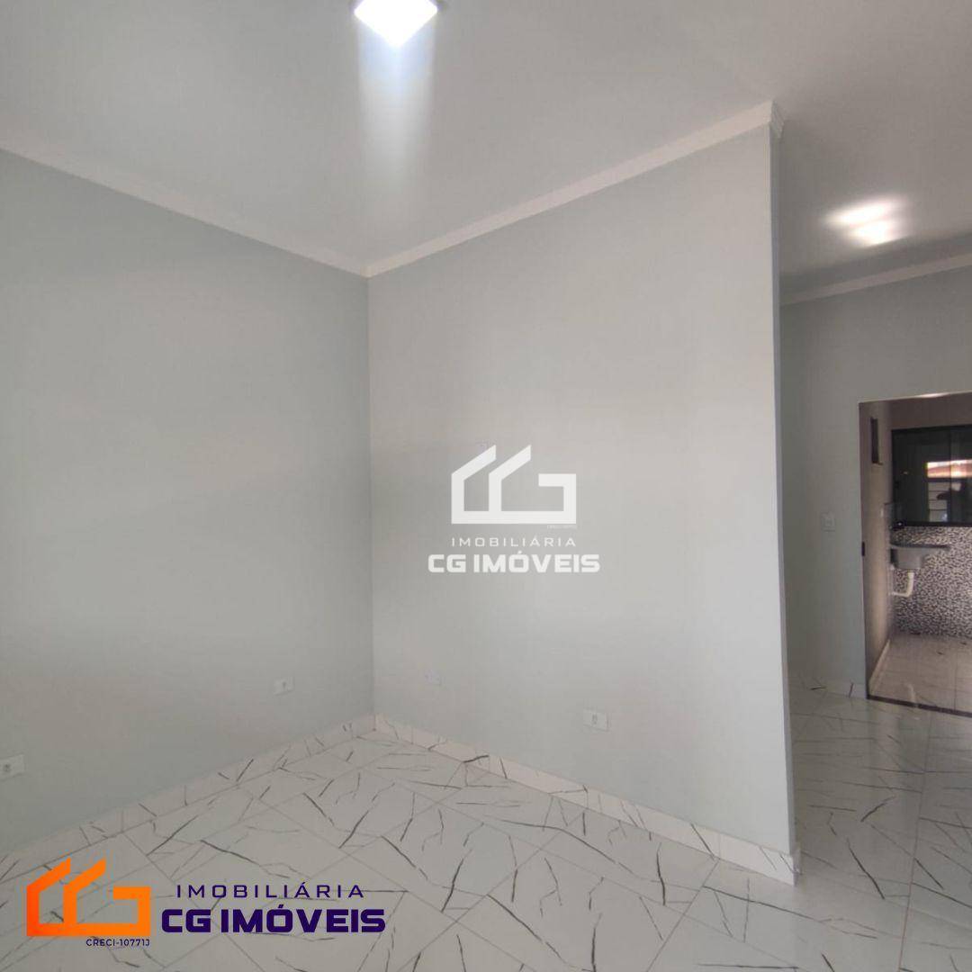 Casa à venda com 2 quartos, 60m² - Foto 2